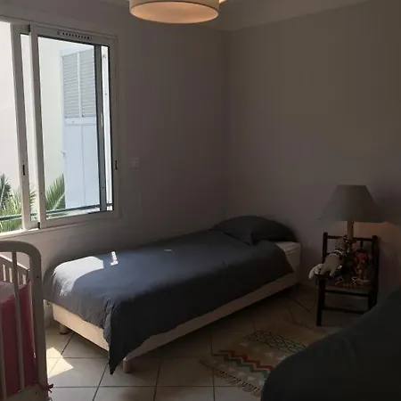 Sleeps 4 Air Con Wifi *